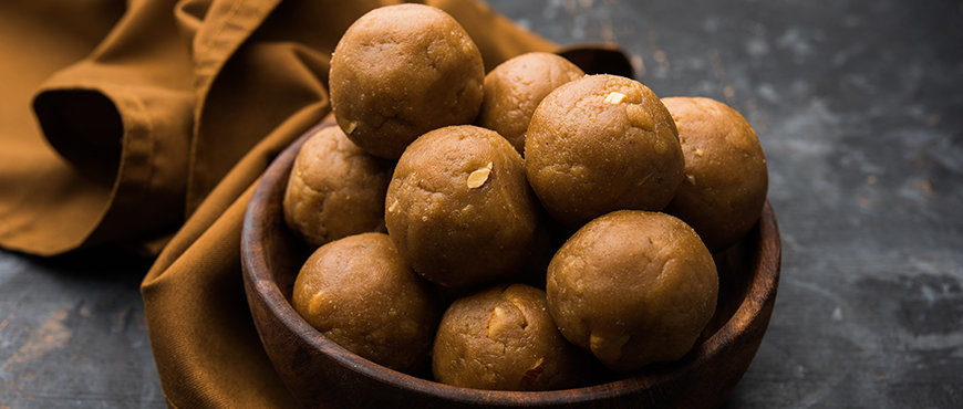 9 Atta Laddoo in brown plate