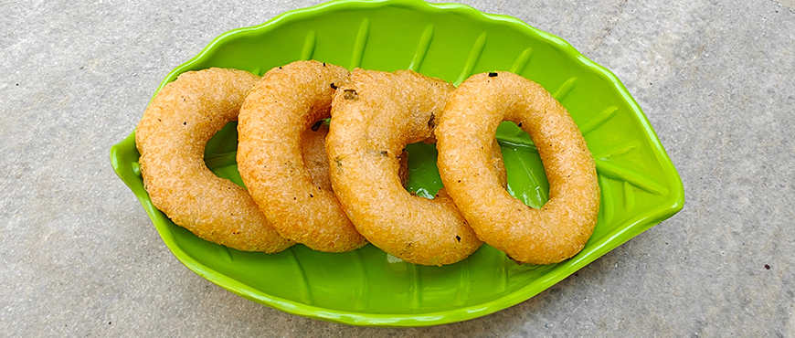 A Delicious Thanksgiving Menu Rooted in Authentic Indian Flavors 5 Urad Dal Donuts